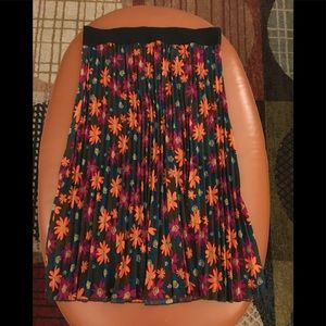 LulLaRoe Skirt Size M Multi-color